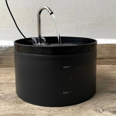 Fuente de agua para perros y gatos